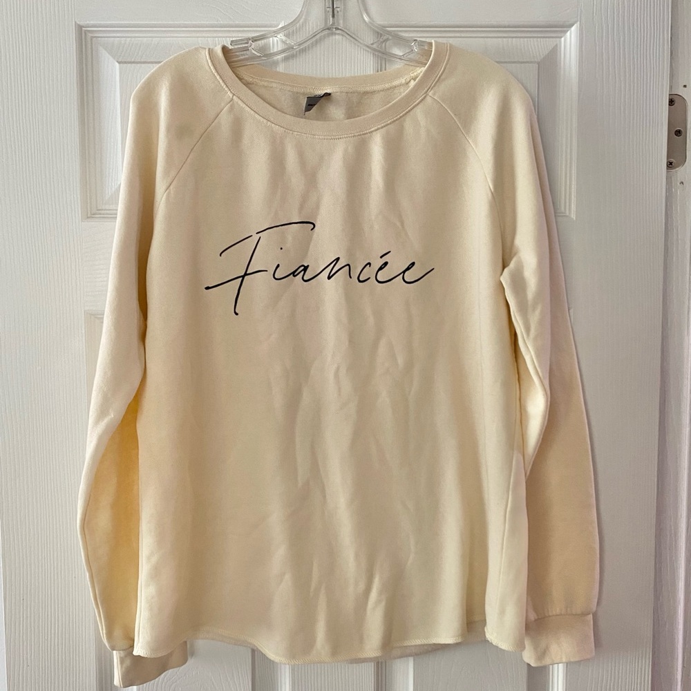 Fiancé crewneck